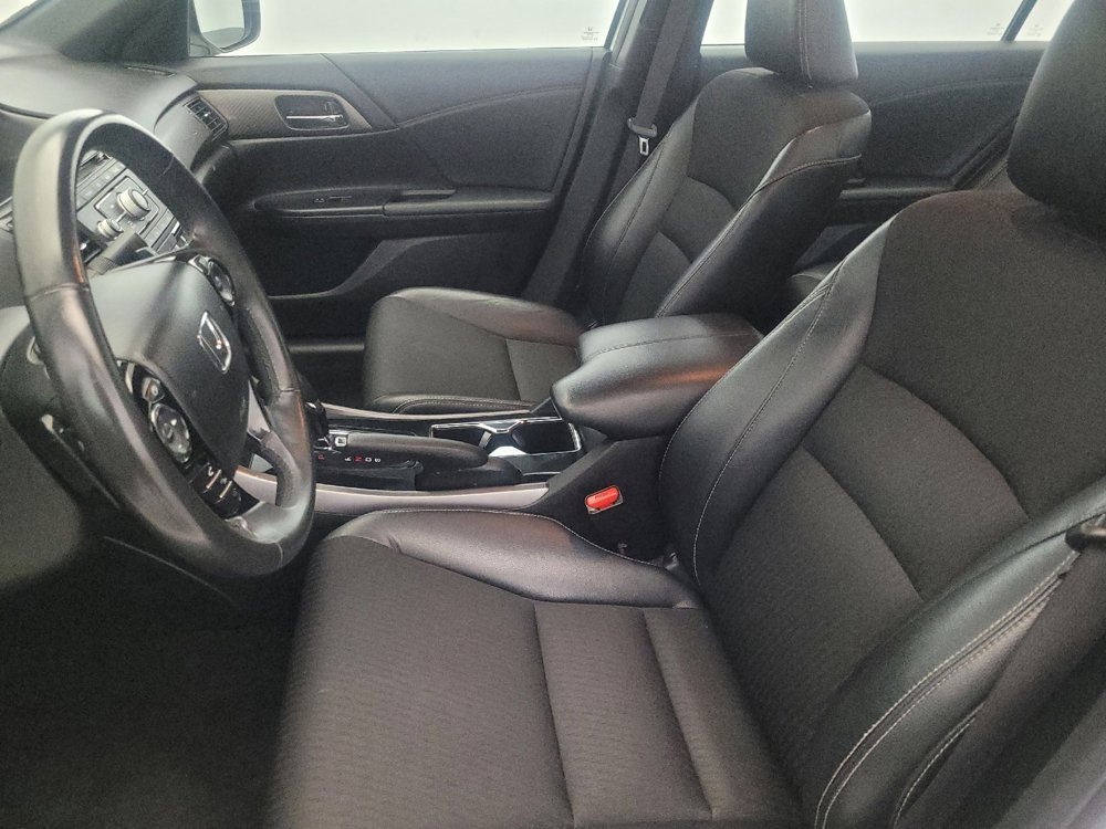 Used 2017 Honda Accord Sport image 17