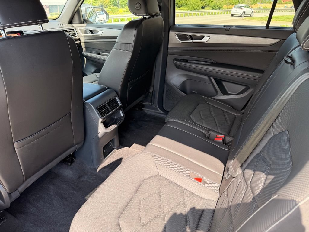 Used 2024 Volkswagen Atlas Cross Sport SE AWD/4WD image 29