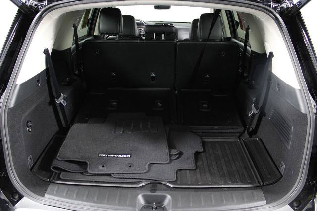 Certified 2023 Nissan Pathfinder SL w/ Black Appearance Package FWD image 18