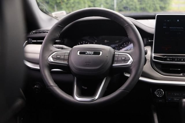 Used 2025 Jeep Compass Limited AWD/4WD image 22