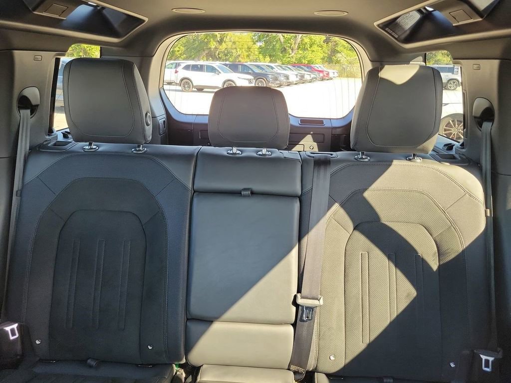 Used 2022 Land Rover Defender 110 V8 image 5