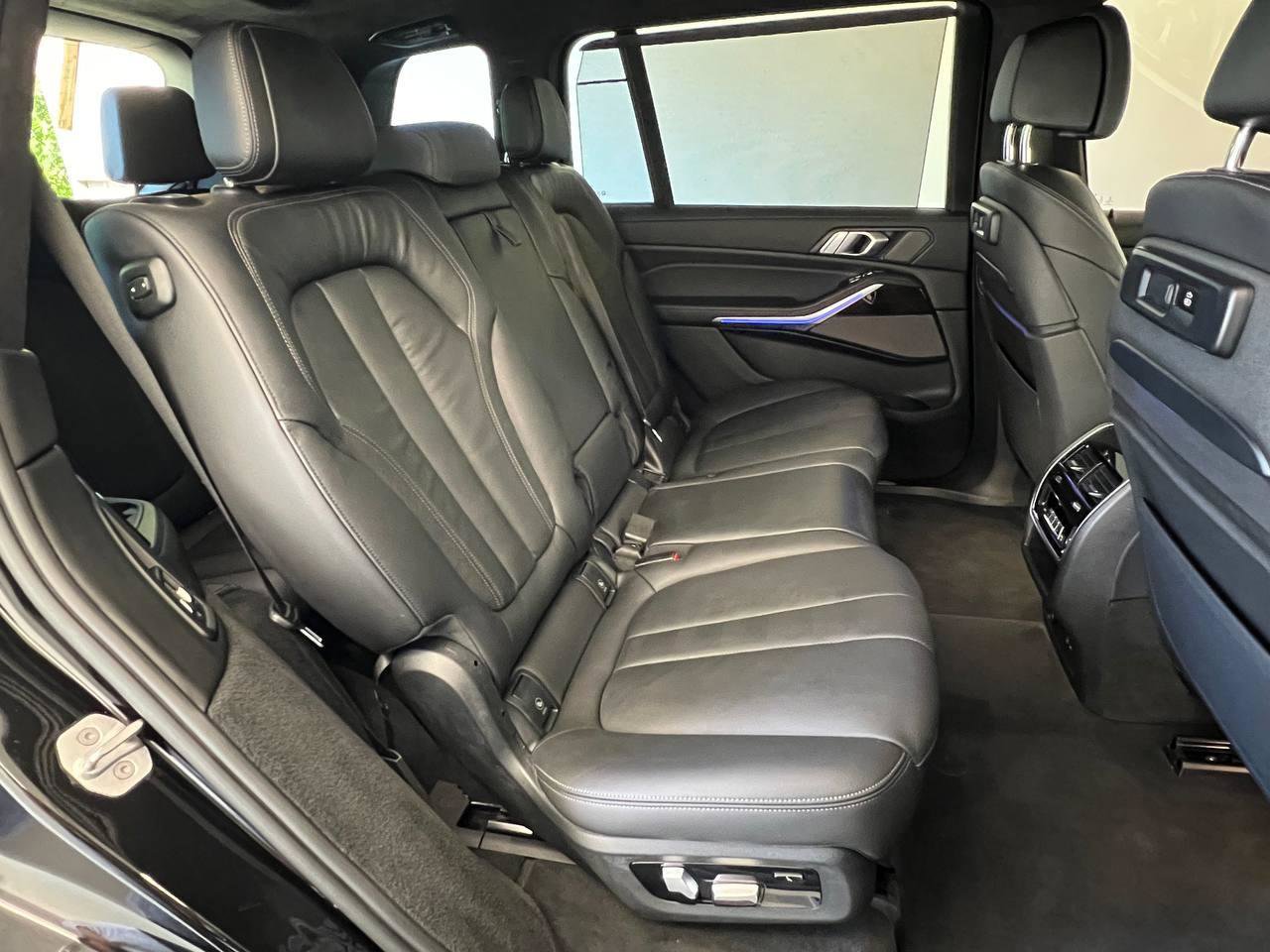 Used 2020 BMW X7 M50i w/ Executive Package image 15