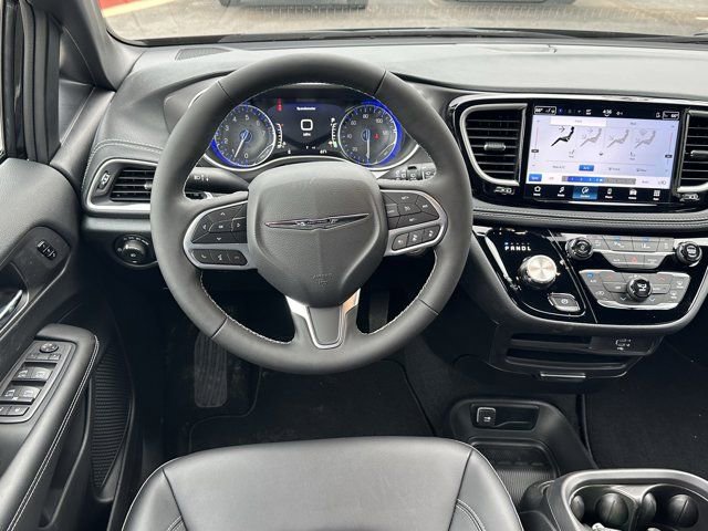 New 2026 Chrysler Pacifica Select FWD image 21
