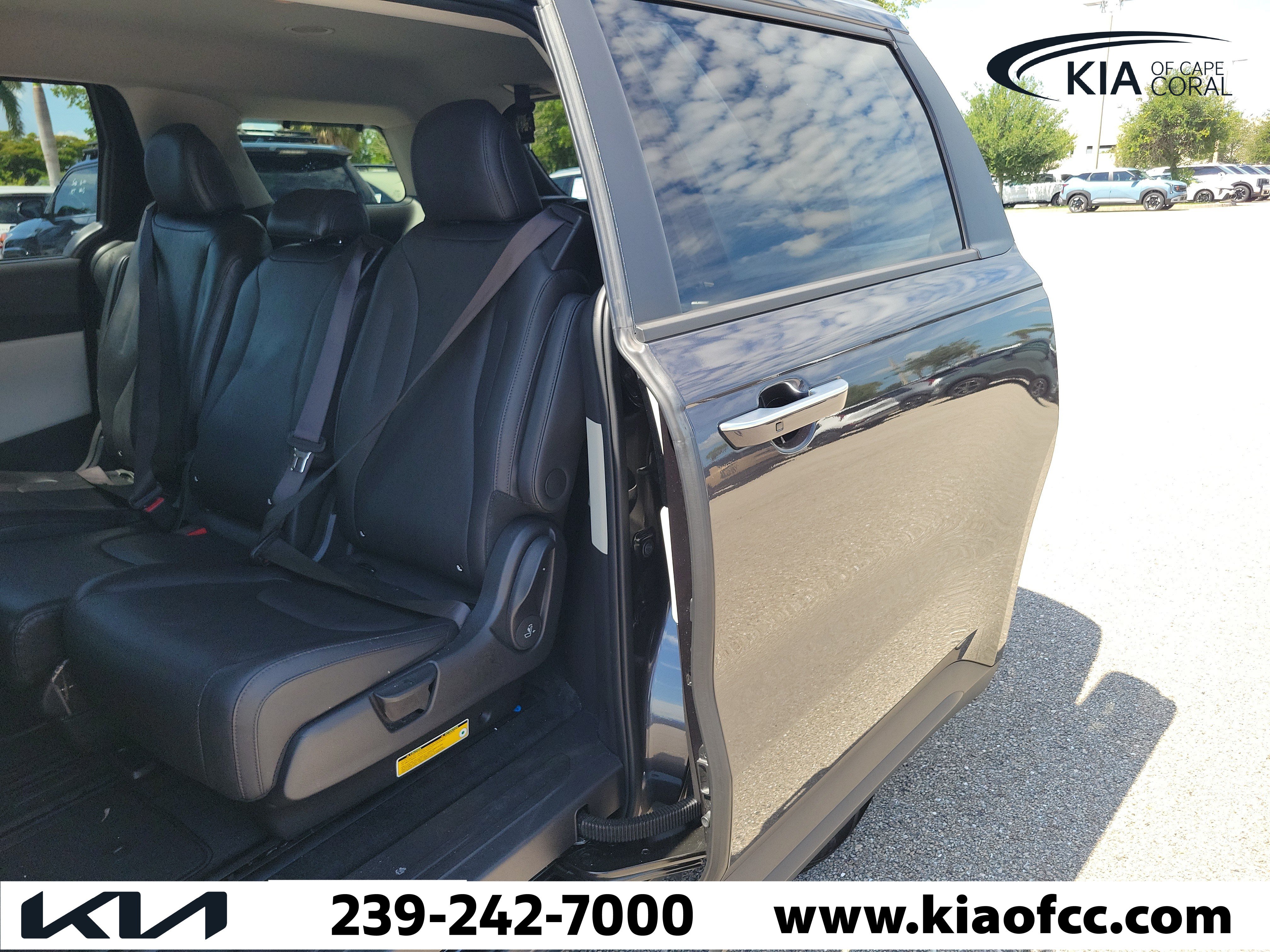 Certified 2023 Kia Carnival EX FWD image 12