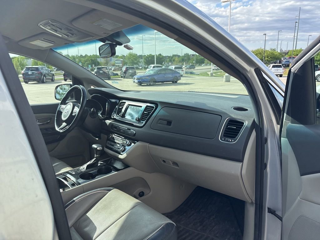 Used 2018 Kia Sedona EX FWD image 26