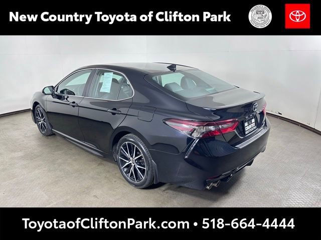 Used 2024 Toyota Camry SE image 5