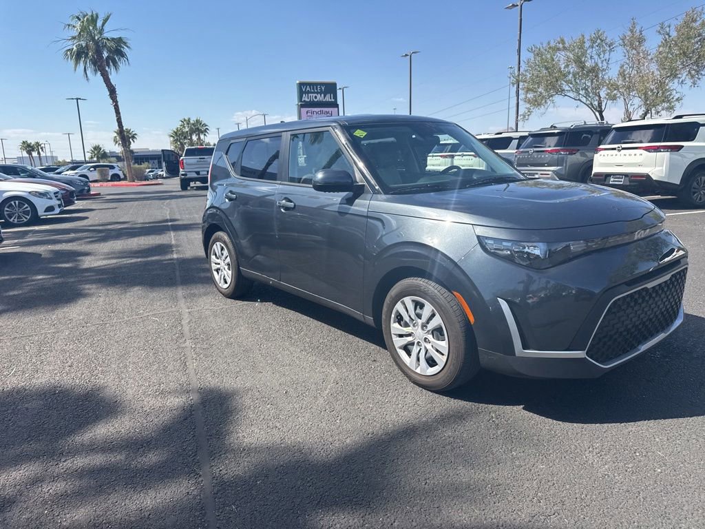 Used 2023 Kia Soul LX FWD image 5