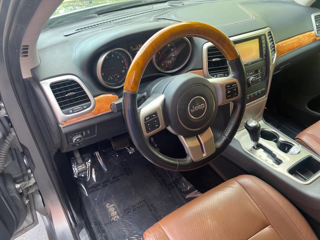 Used 2012 Jeep Grand Cherokee Overland w/ Trailer Tow Group IV image 11