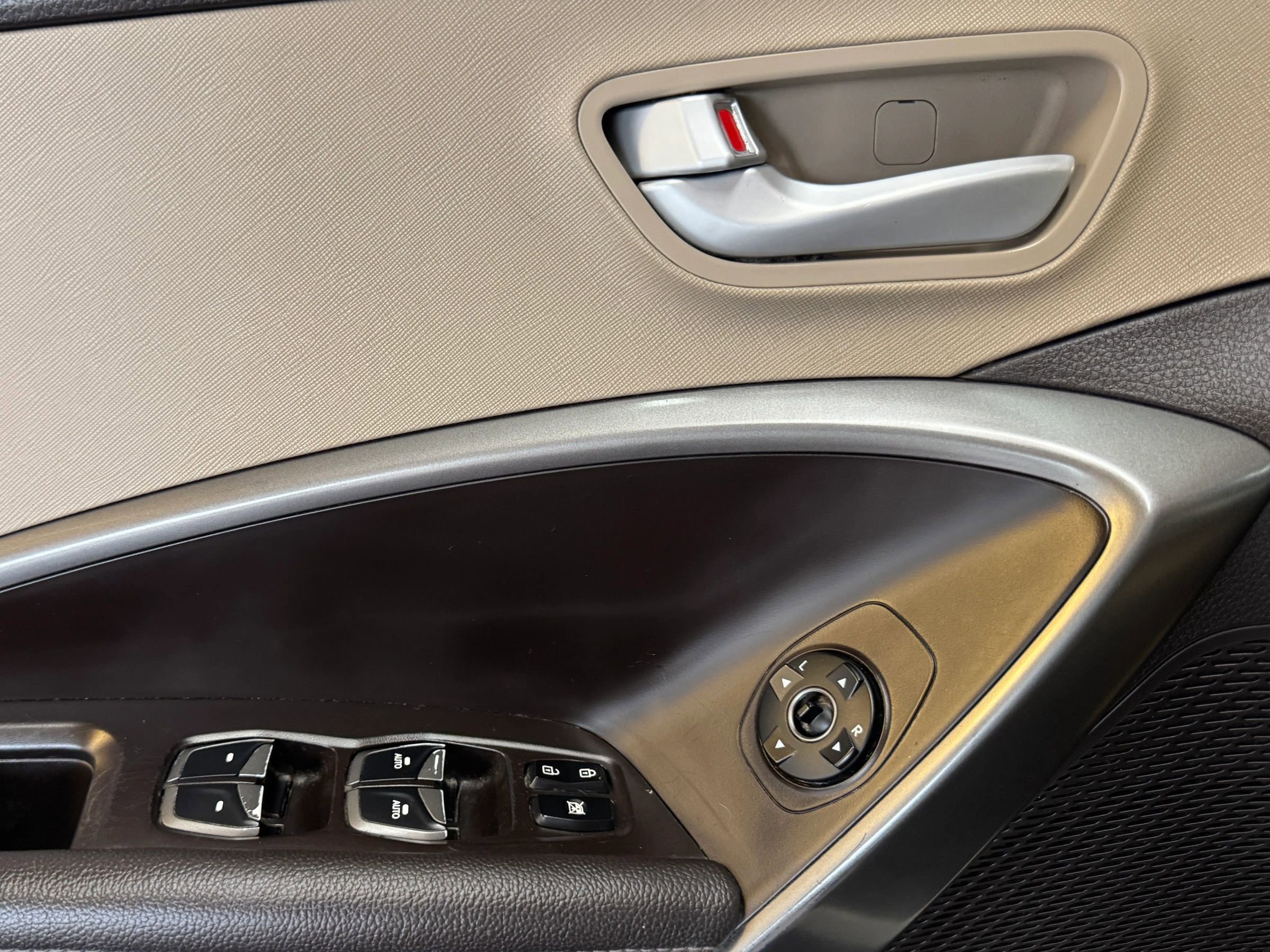 Used 2017 Hyundai Santa Fe Sport image 12