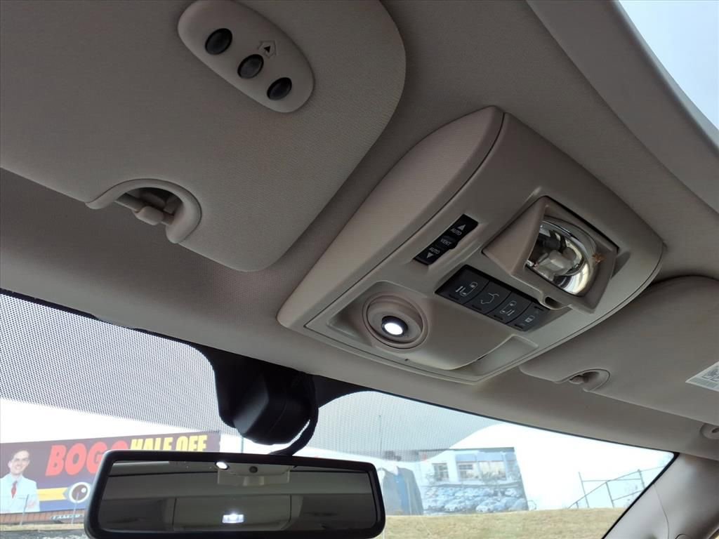 Used 2016 Chrysler Town & Country Limited Platinum image 25