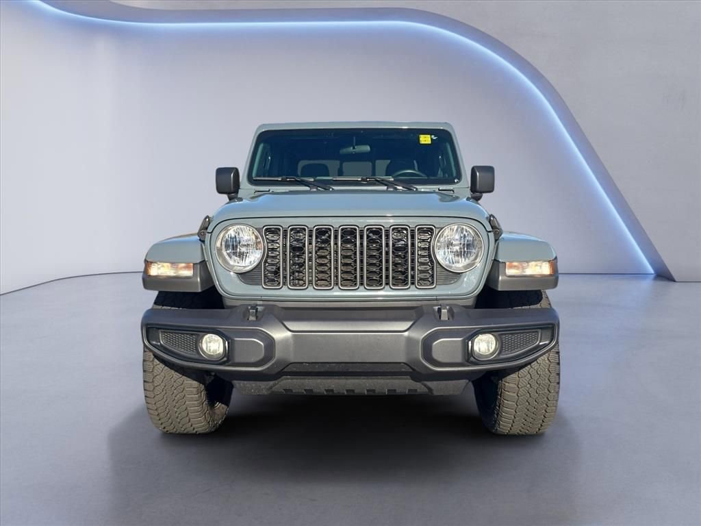 Used 2025 Jeep Gladiator Sport image 8