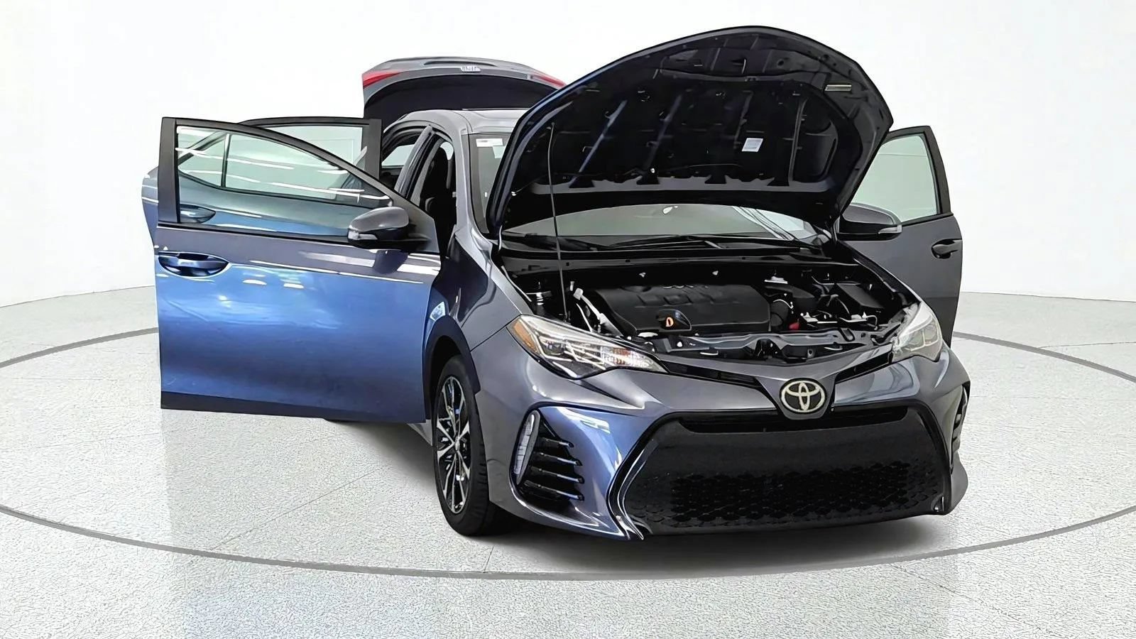 Used 2018 Toyota Corolla SE w/ SE Premium Package FWD image 12