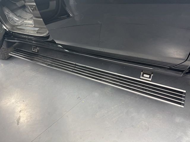 Used 2024 Chevrolet Silverado 3500 LTZ w/ LTZ Convenience Package image 33