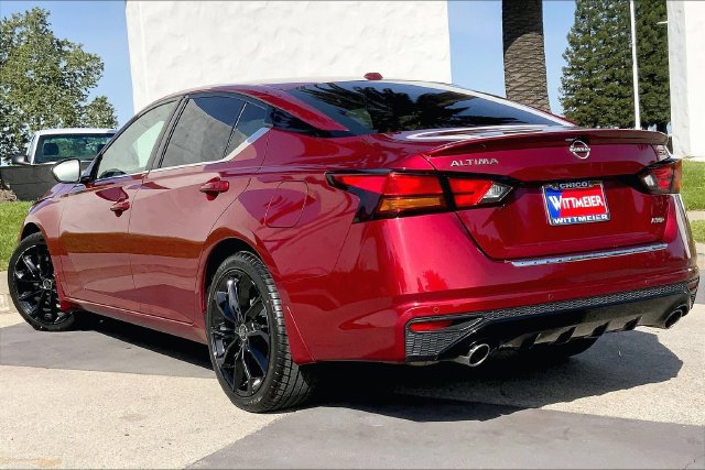 Used 2023 Nissan Altima 2.5 SR w/ SR Premium Package AWD/4WD image 12