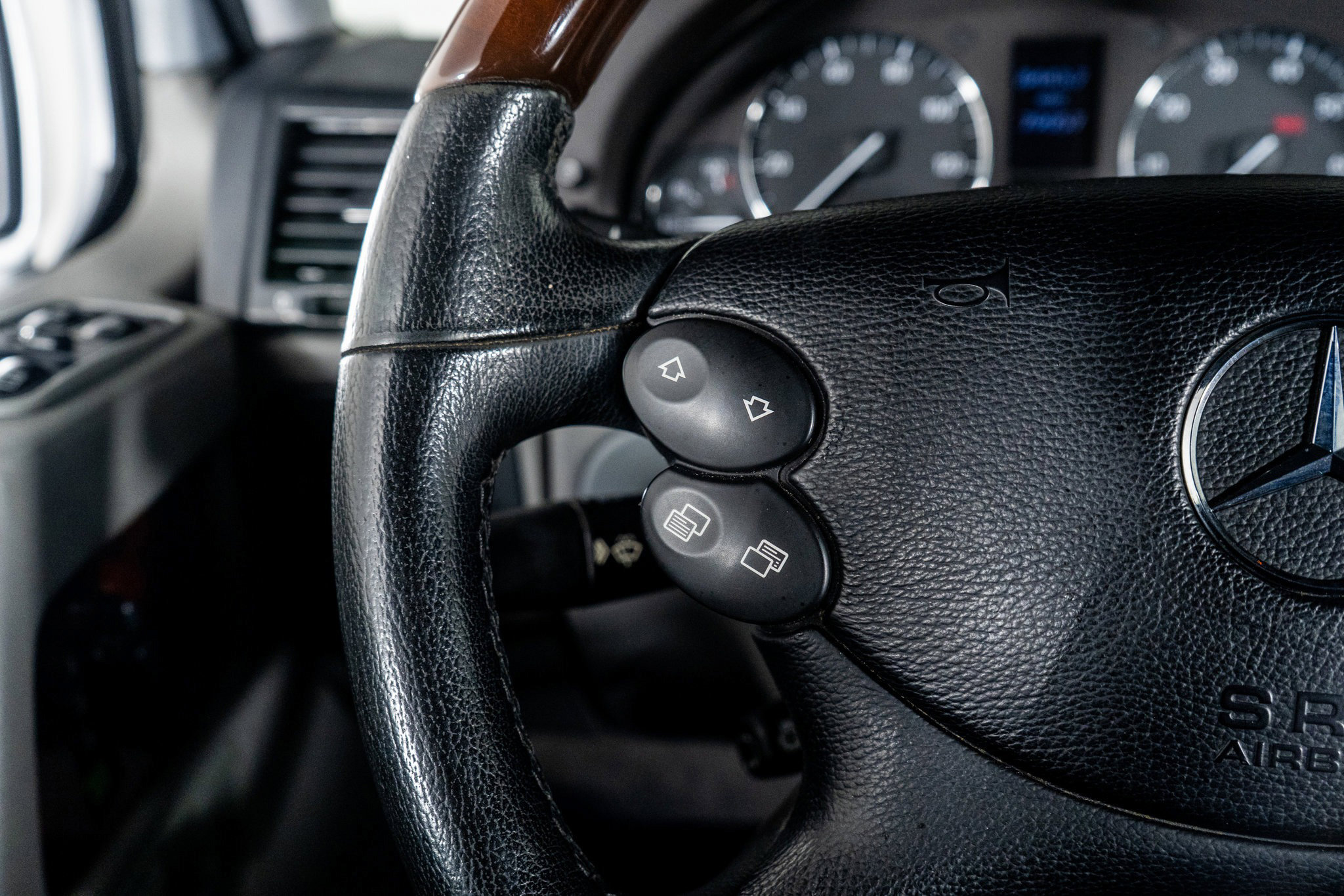 Used 2008 Mercedes-Benz G 500 image 35