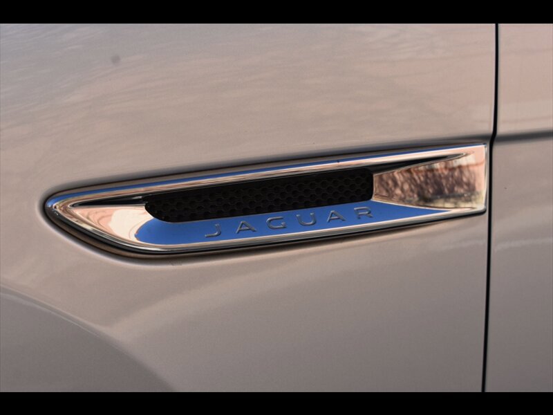 Used 2019 Jaguar F-PACE Premium AWD/4WD image 47