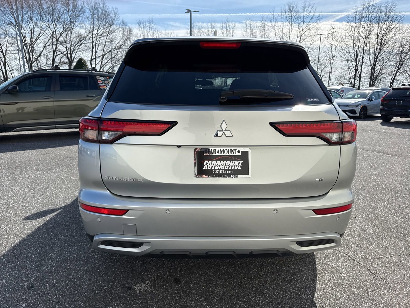 Used 2024 Mitsubishi Outlander SE Black Edition image 6