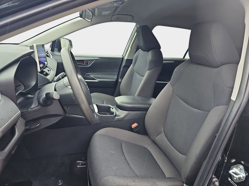 Used 2025 Toyota RAV4 LE image 18