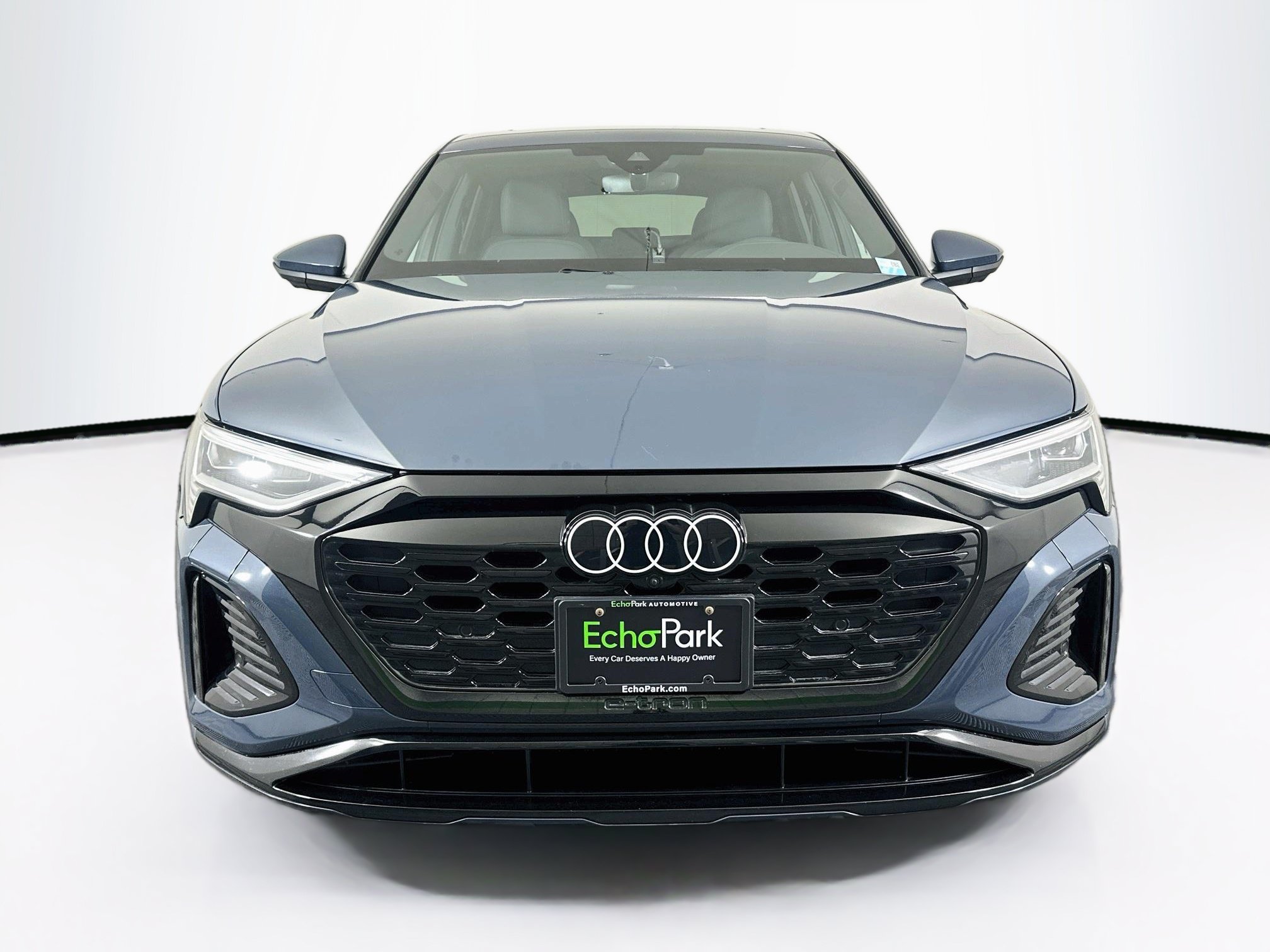 Used 2024 Audi Q8 e-tron Premium Plus w/ Premium Plus Package AWD/4WD image 2
