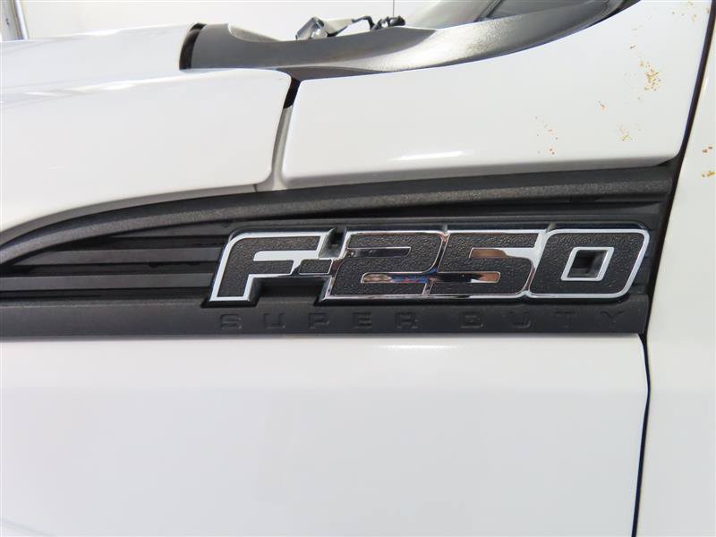 Used 2016 Ford F250 XL w/ Power Equipment Group AWD/4WD image 6