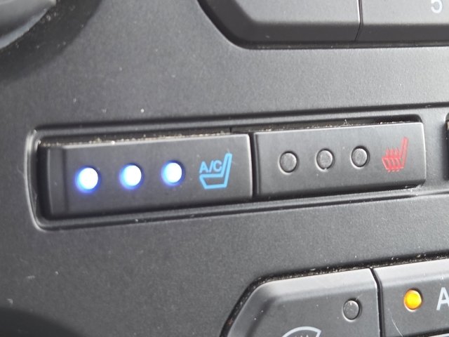 Used 2015 Ford Expedition Limited AWD/4WD image 5