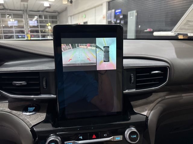 Used 2022 Ford Explorer Platinum w/ Equipment Group 601A image 32