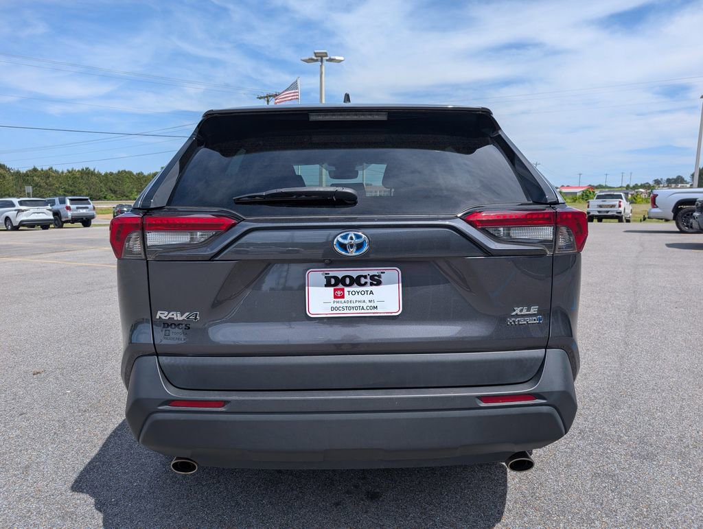 Used 2023 Toyota RAV4 XLE w/ Convenience Package image 4