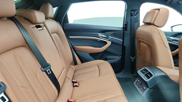 Used 2024 Audi Q8 e-tron Premium Plus w/ Premium Plus Package image 24