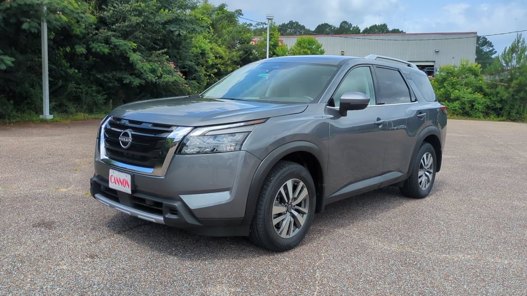 Used 2025 Nissan Pathfinder SL w/ Cargo Package AWD/4WD image 1