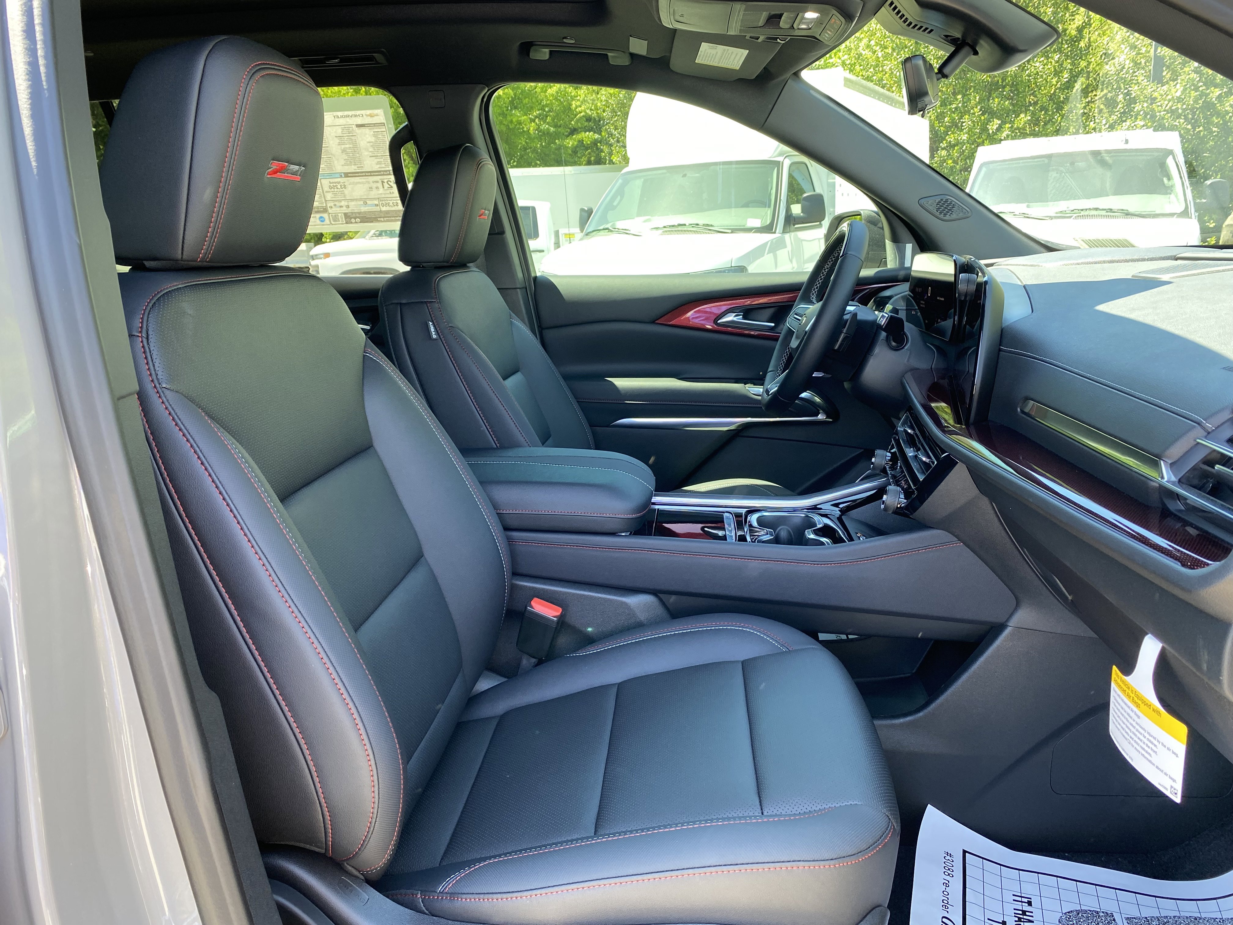 New 2026 Chevrolet Traverse Z71 w/ Enhanced Driving Package AWD/4WD image 36