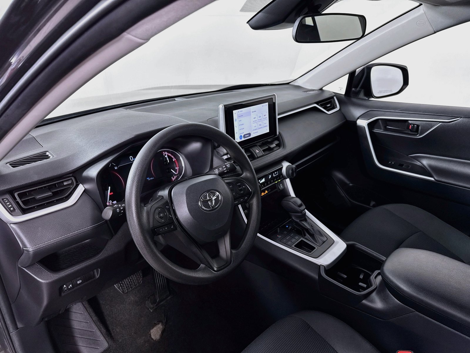 Certified 2025 Toyota RAV4 LE AWD/4WD image 9