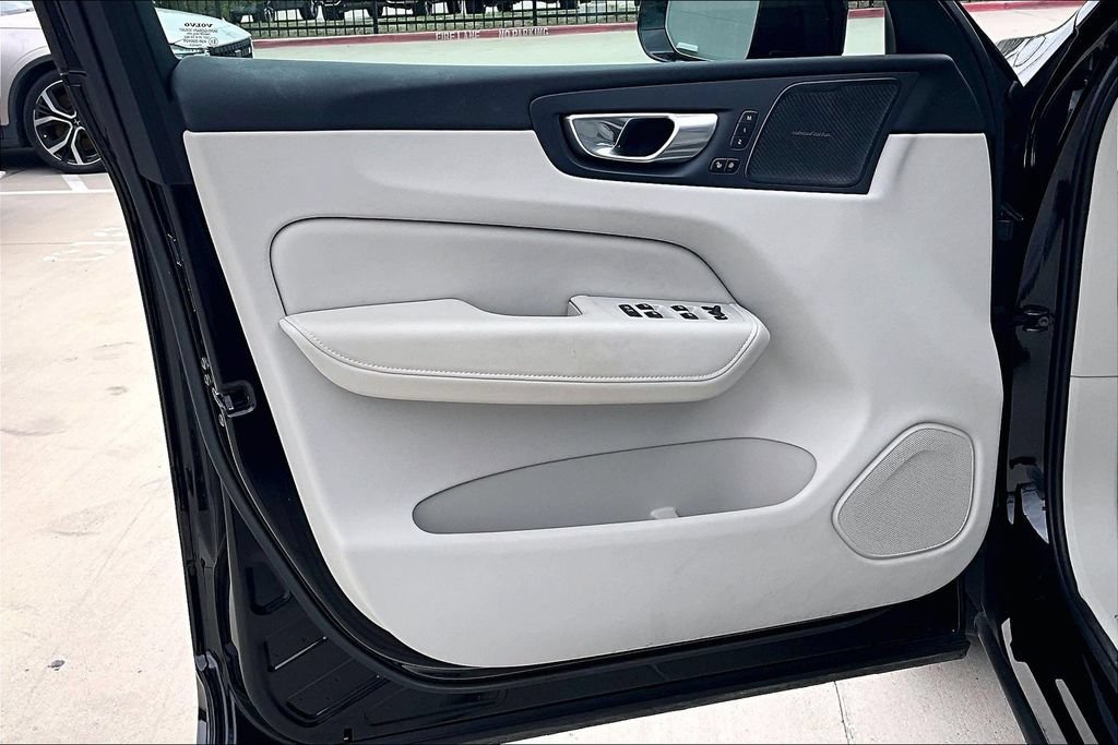 Certified 2024 Volvo XC60 B5 Plus w/ Protection Package Premier AWD/4WD image 22