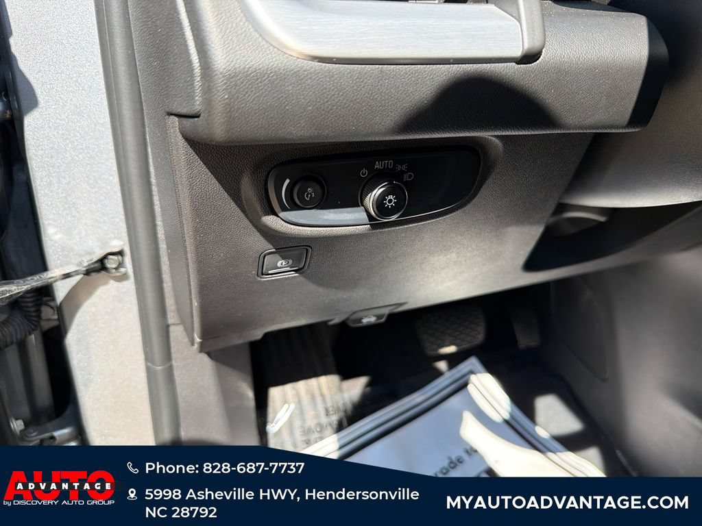 Used 2024 GMC Terrain SLE AWD/4WD image 14