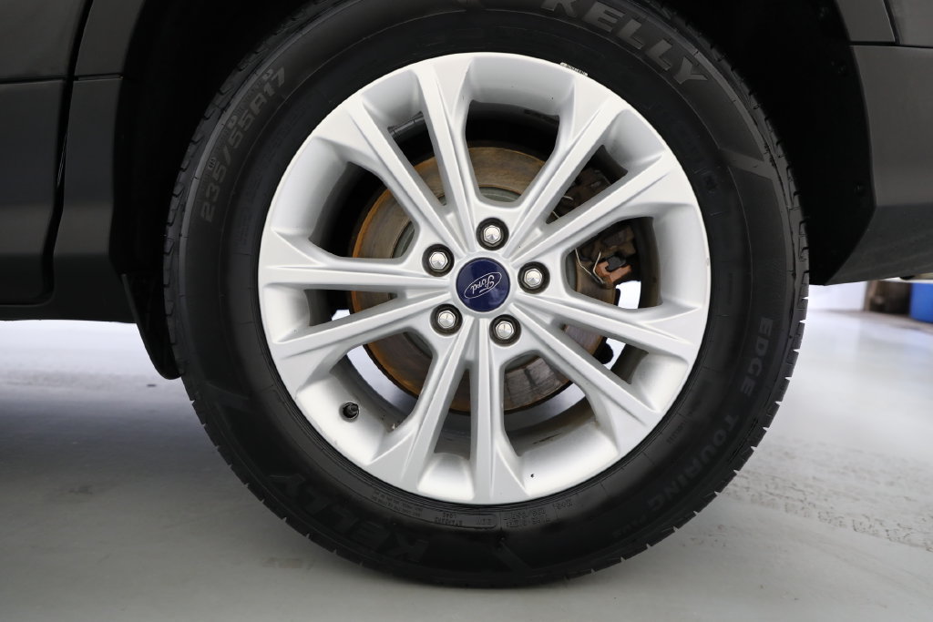 Used 2018 Ford Escape SE w/ SE Sync 3 Package AWD/4WD image 23