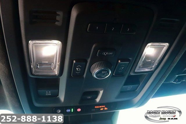 Used 2023 Cadillac Escalade V AWD/4WD image 34
