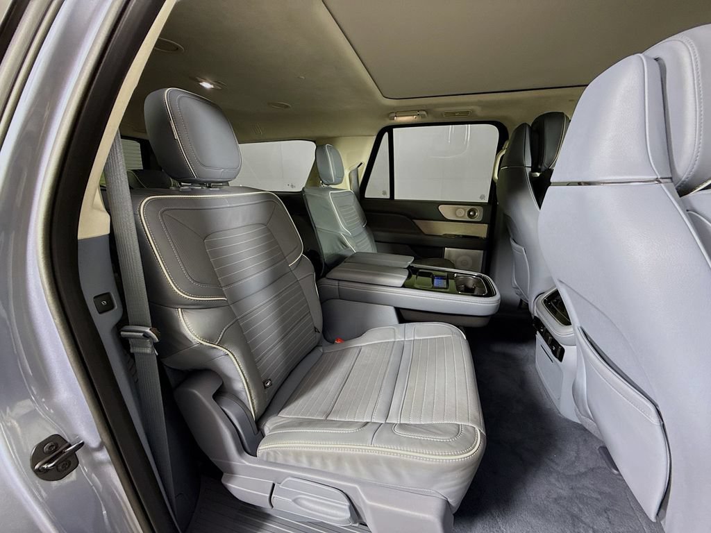Used 2023 Lincoln Navigator L Black Label AWD/4WD image 30