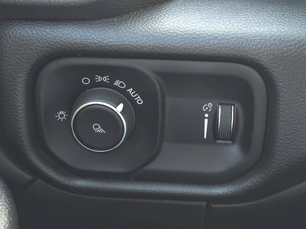 Used 2024 RAM 2500 Tradesman w/ Chrome Appearance Group image 29