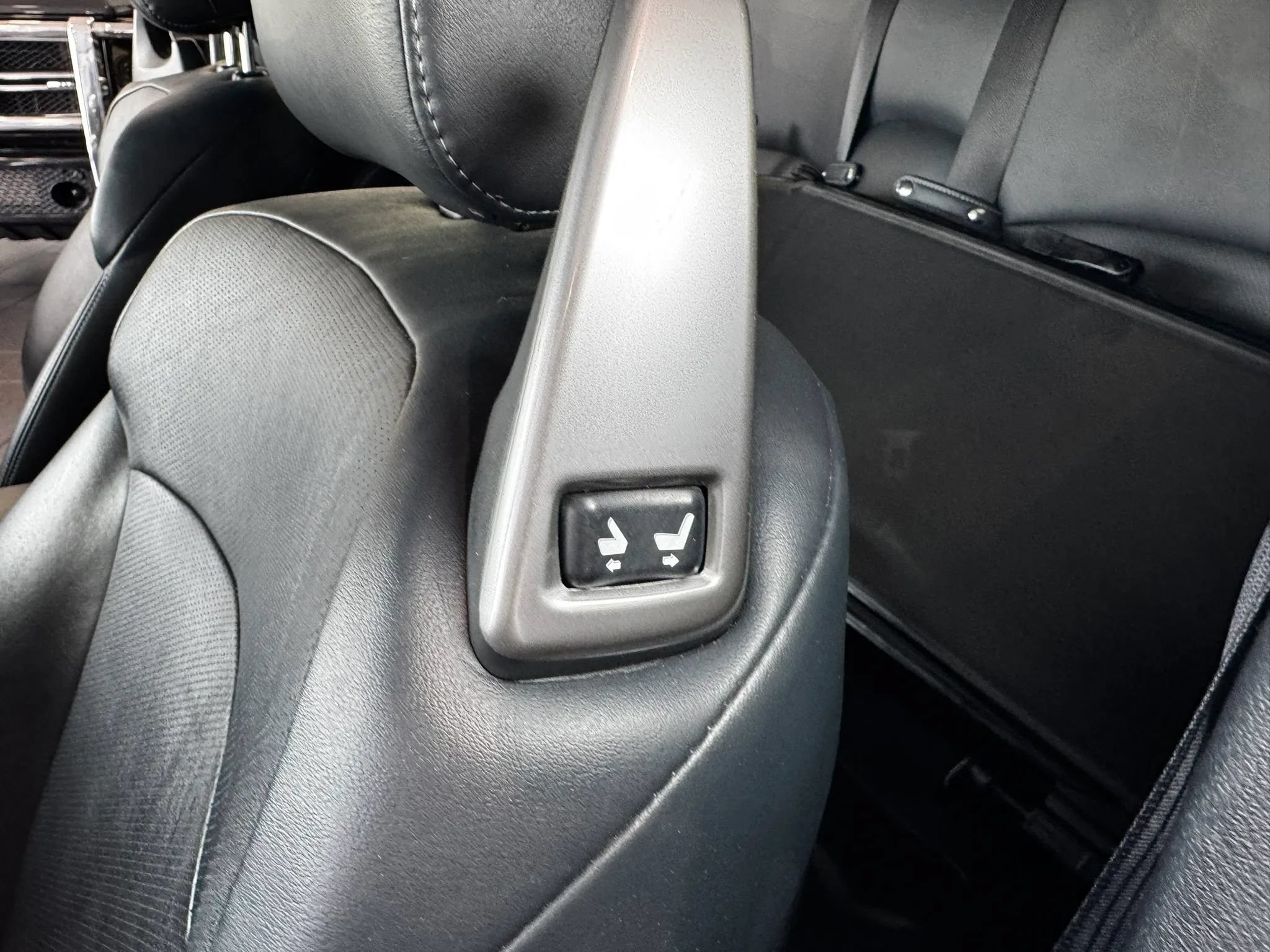 Used 2013 Lexus IS 250C w/ Luxury Pkg RWD image 12