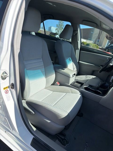 Used 2016 Toyota Camry LE FWD image 14