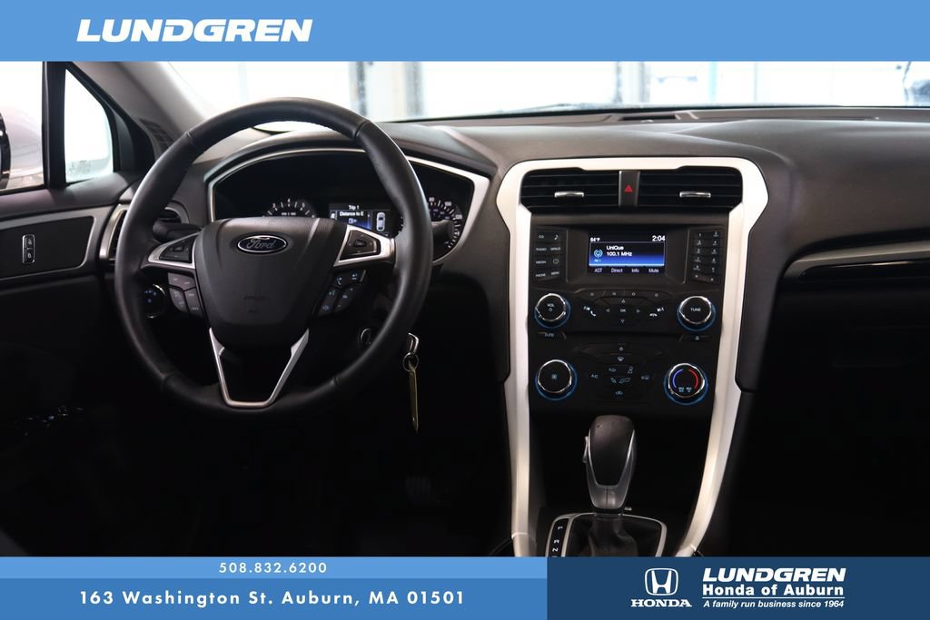 Used 2014 Ford Fusion SE w/ Equipment Group 201A FWD image 4