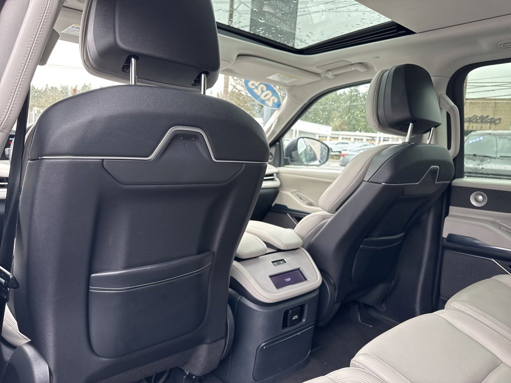 Used 2025 Lincoln Navigator L Reserve image 47
