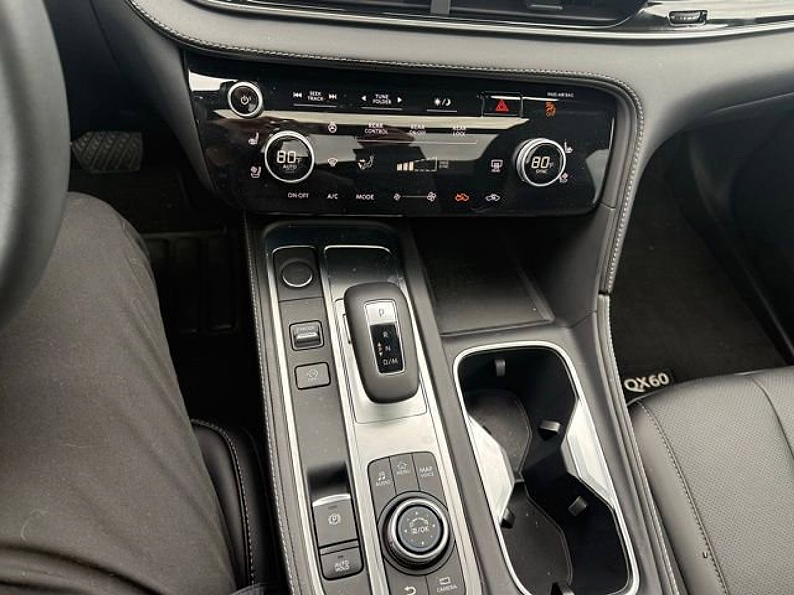 Certified 2025 INFINITI QX60 Luxe w/ Black Edition image 18