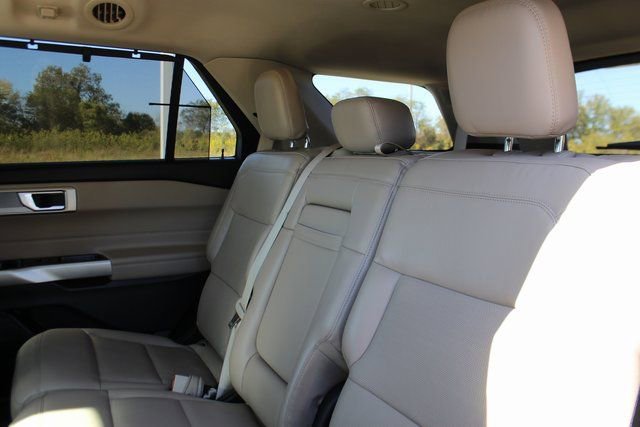 Used 2023 Ford Explorer Limited image 28