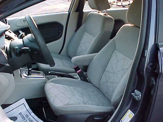 Used 2013 Ford Fiesta SE w/ Super Fuel Economy Pkg image 13