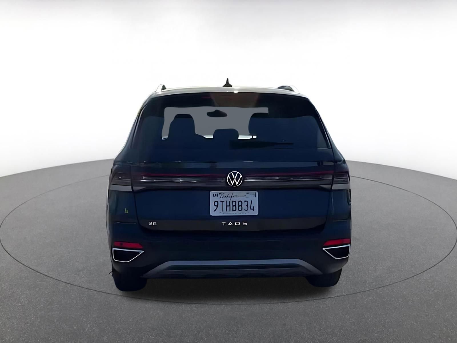 Used 2025 Volkswagen Taos SE image 12