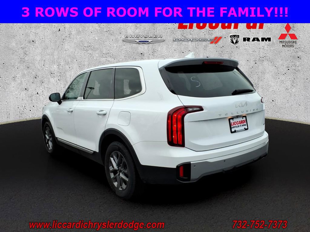 Used 2023 Kia Telluride LX image 4