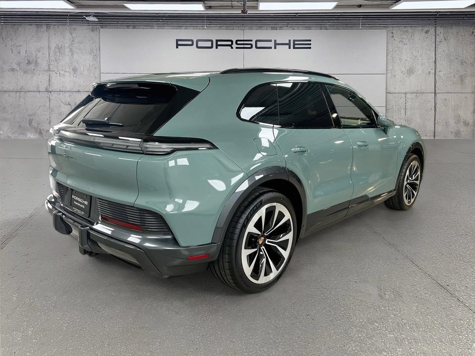 New 2026 Porsche Cayenne Electric AWD/4WD image 9