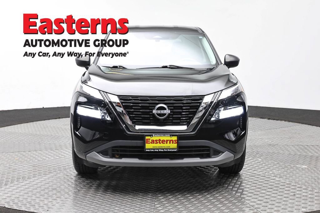 Used 2023 Nissan Rogue S AWD/4WD image 2