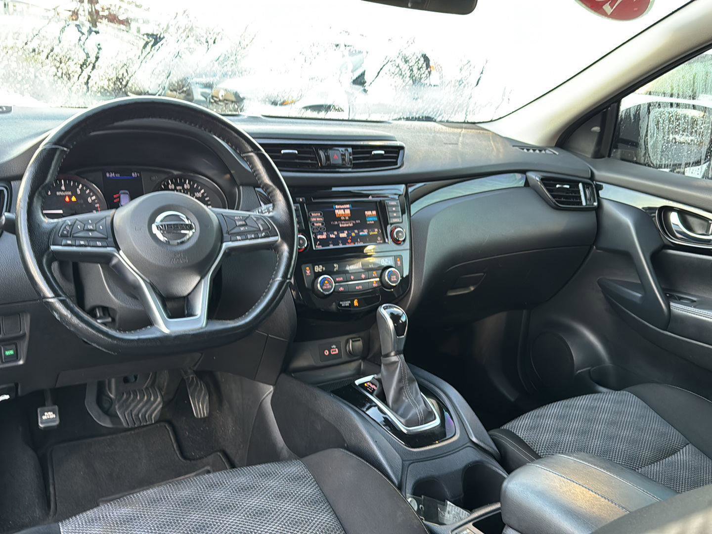 Used 2021 Nissan Rogue Sport SV image 16