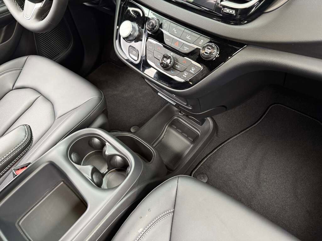 New 2026 Chrysler Voyager LX image 21